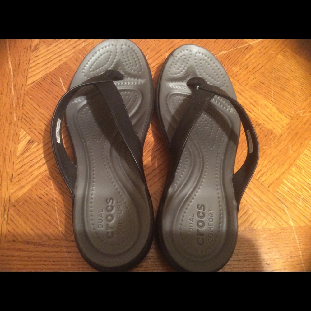 NWOT Crocs size 10 sandals
